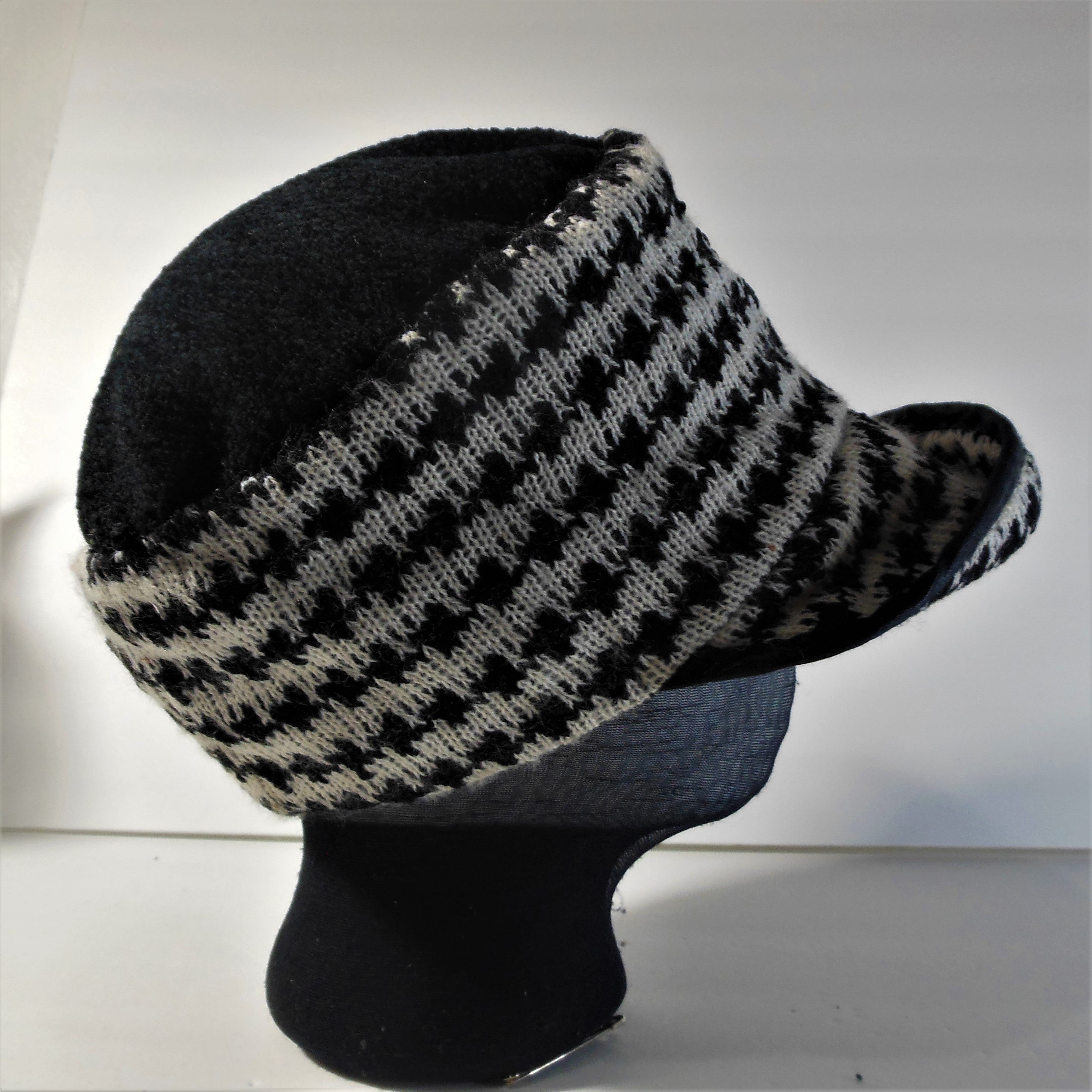 Knit Blend Houndstooth Cap Side View